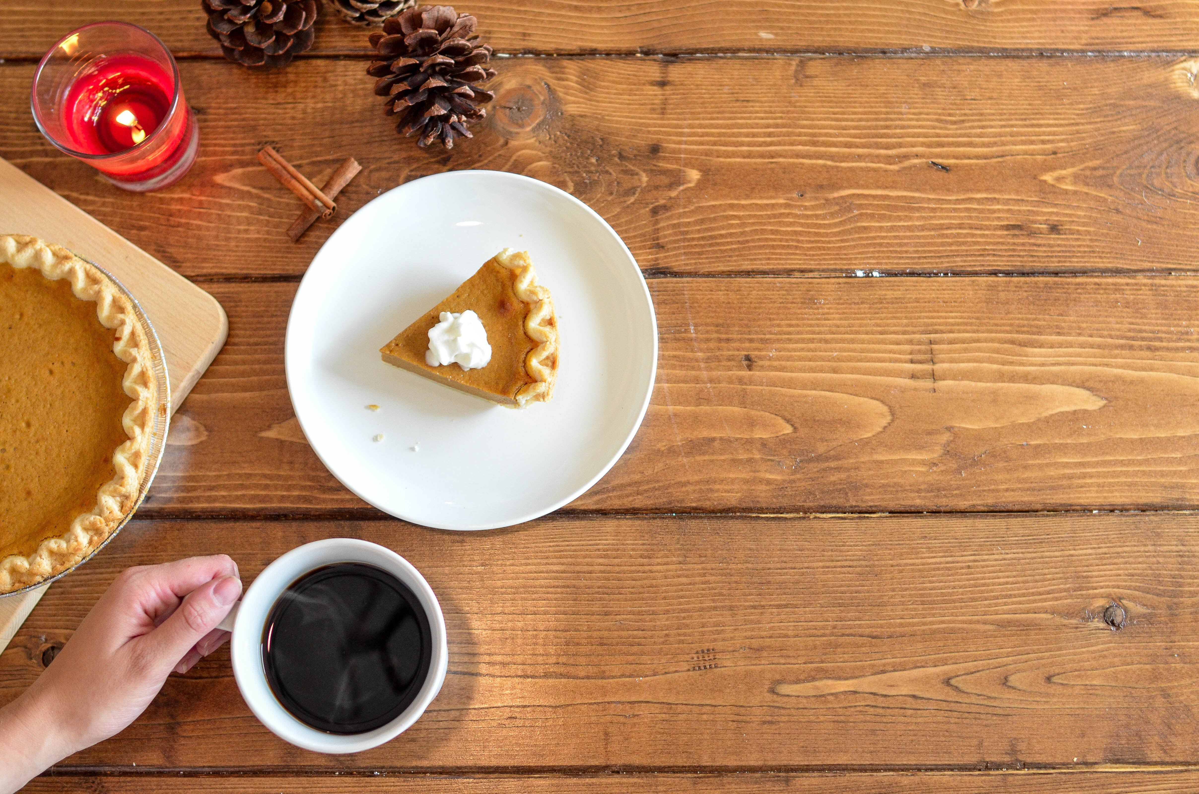 Pumpkin pie and coffee